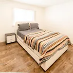 Lux Modern 1-Bedroom 1-Bathroom In Koreatown Area
