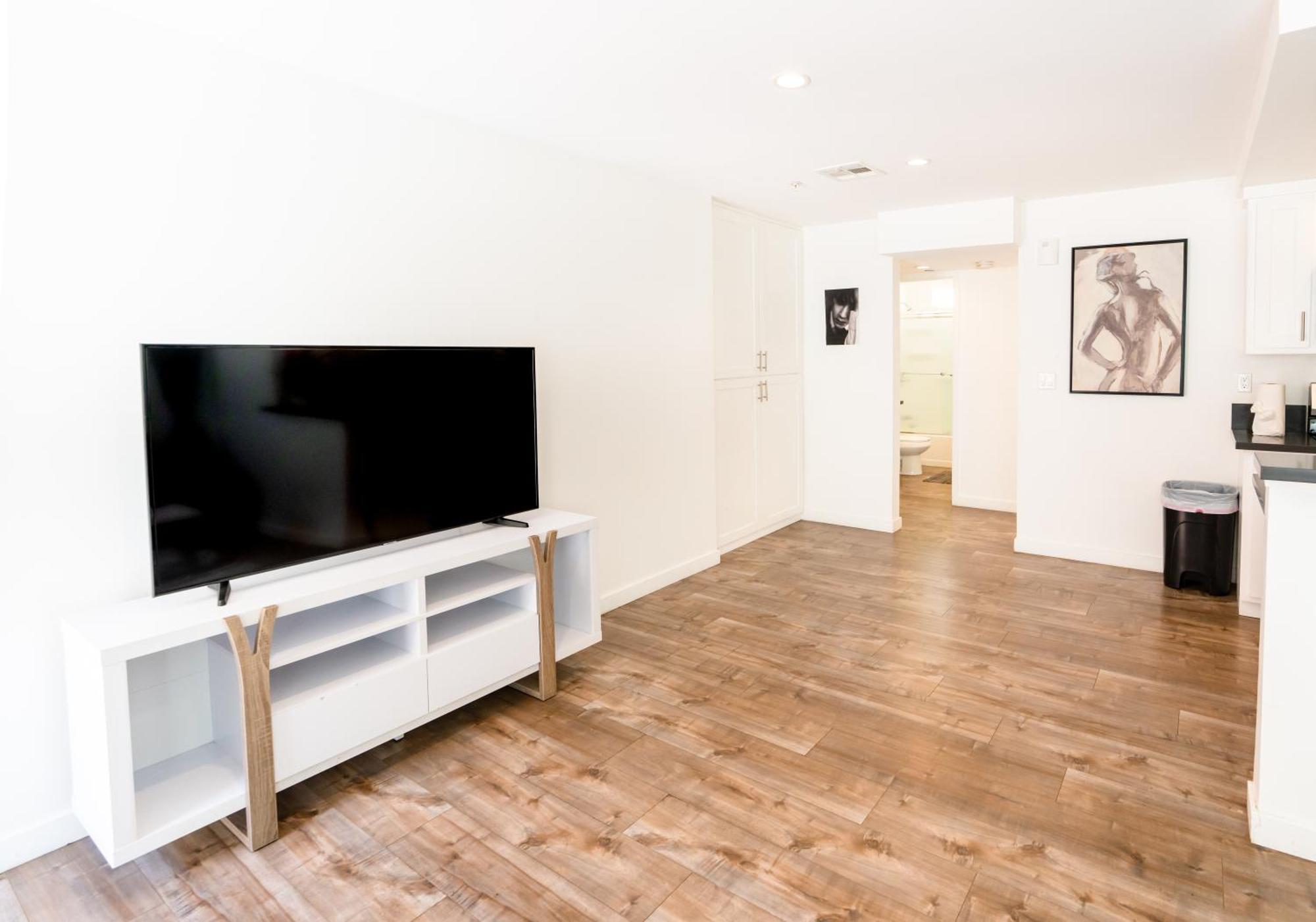 Lux Modern 1-bedroom 1-bathroom In Koreatown Area Los Angeles
